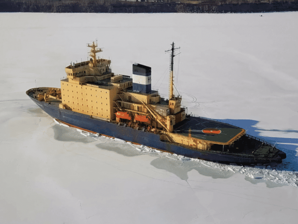 How does an Ice Breaker Ship Works?
