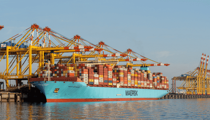 10 TOP CONTAINER SHIPS WORLD'S LARGEST BIGGEST FOSSIL FUELS GIANTS